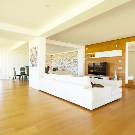 Villa Luxury 3 Bed With Pool & Jacuzzi *