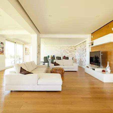 Villa Luxury 3 Bed With Pool & Jacuzzi *