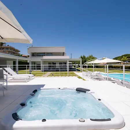 Villa Luxury 3 Bed With Pool & Jacuzzi