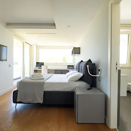 Luxury 3 Bed With Pool & Jacuzzi Villa