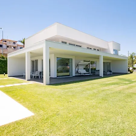 Villa Luxury 3 Bed With Pool & Jacuzzi *