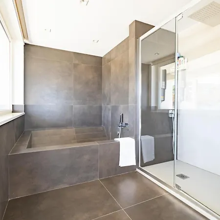 Villa Luxury 3 Bed With Pool & Jacuzzi *
